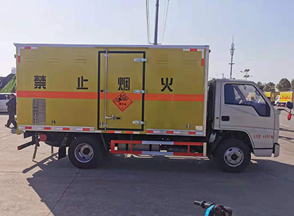 银川爆破器材运输车技术升级与安全合规新趋势